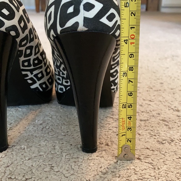 Alfani White and Black Patterned Heels - Picture 6 of 6